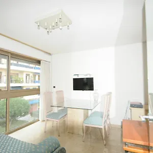 https://mer-et-silence-nice.fr-provencehotel.com